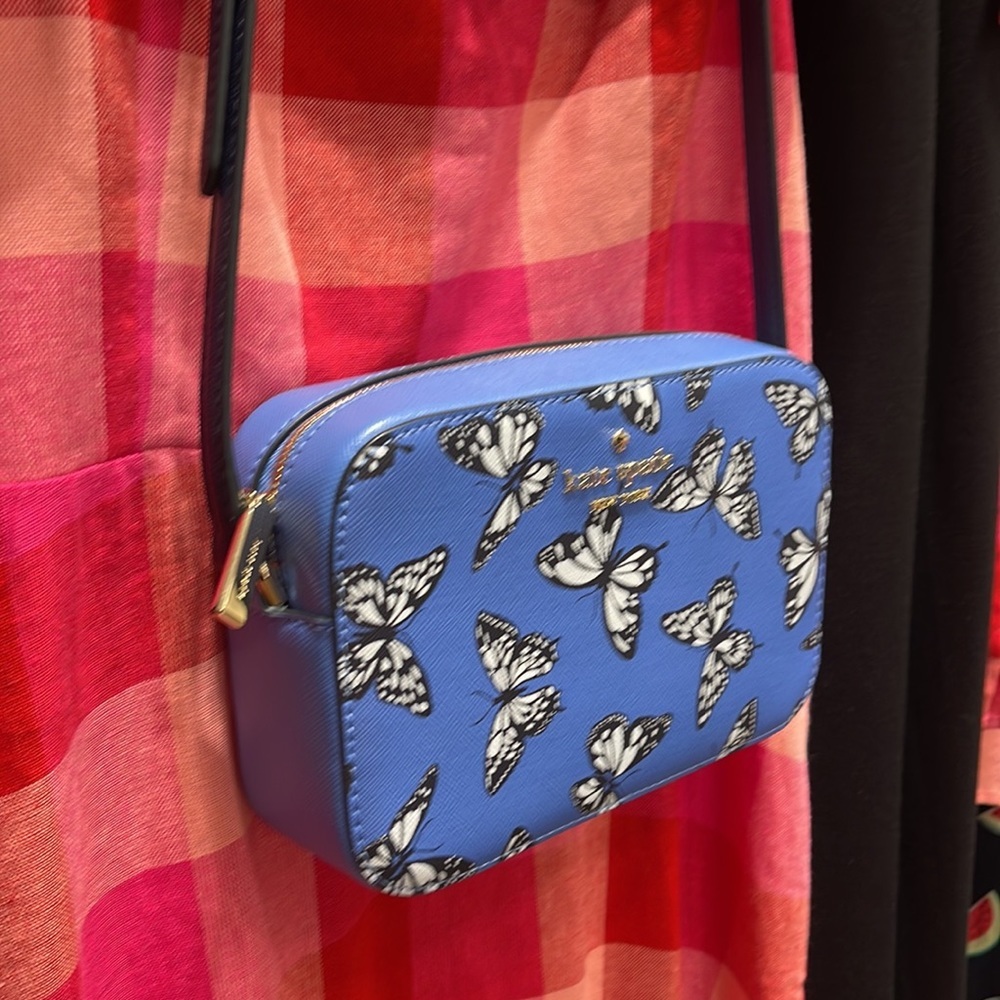 Kate Spade Staci Butterfly Sky Printed Mini Camera Bag,
Blue Multi
NWT - Picture 13 of 16
